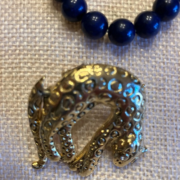 LÁPIZ LAZULI BEADED BRACELET WITH LEOPARD CHARM /ARTICULATED LEOPARD BROOCH - Picture 5 of 9